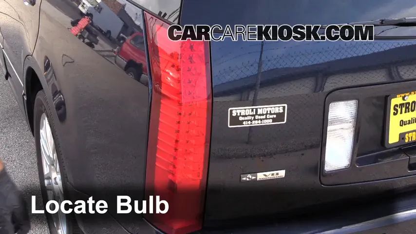 2007 Cadillac SRX 4.6L V8 Lights Tail Light (replace bulb)
